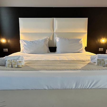 Eh Suites Rome Airport Euro House Hotels Fiumicino Dış mekan fotoğraf