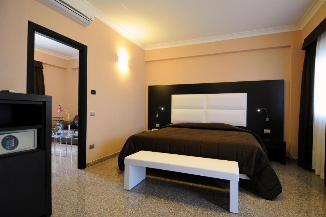 Eh Suites Rome Airport Euro House Hotels Fiumicino Dış mekan fotoğraf