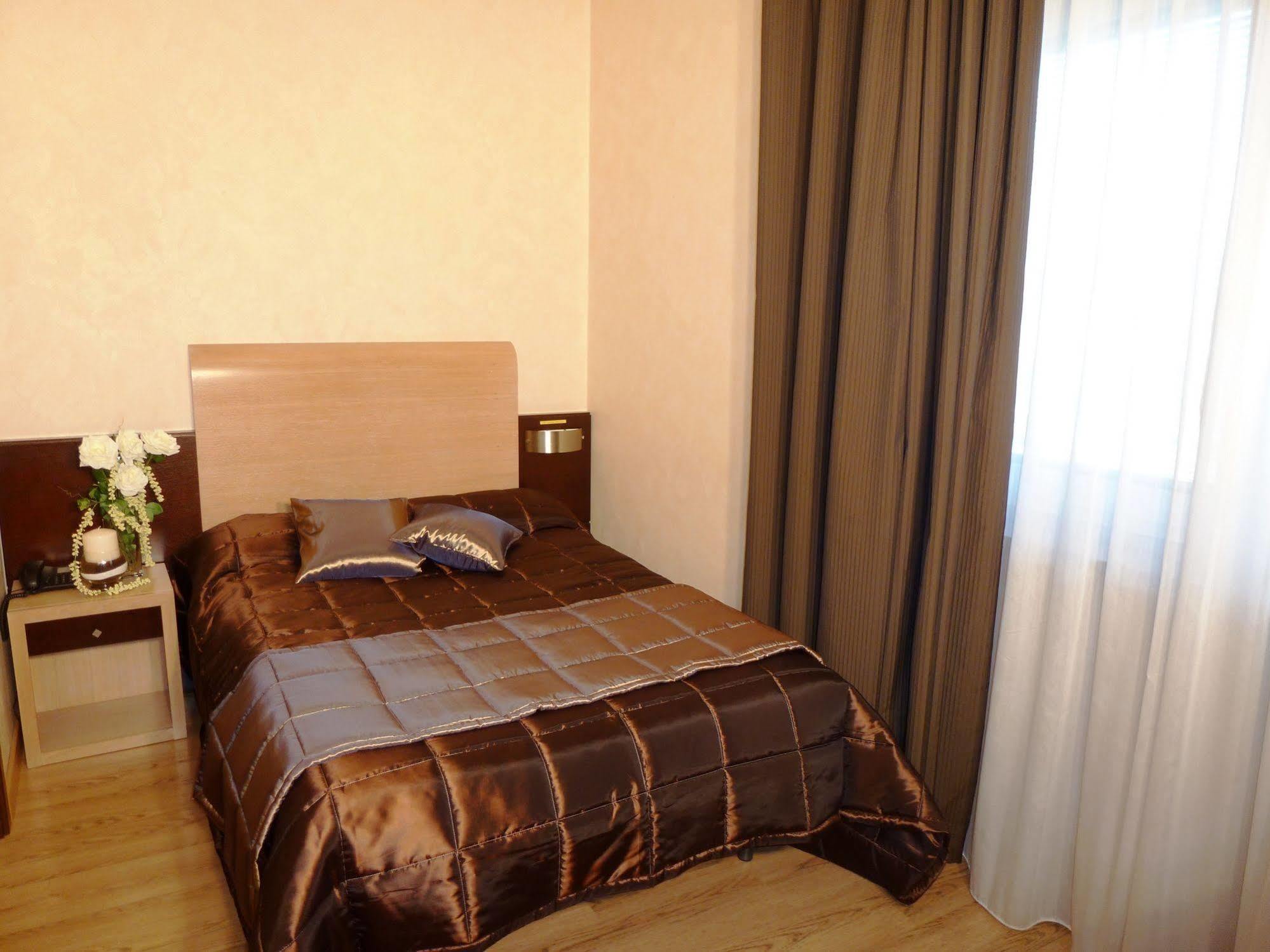 Eh Suites Rome Airport Euro House Hotels Fiumicino Dış mekan fotoğraf