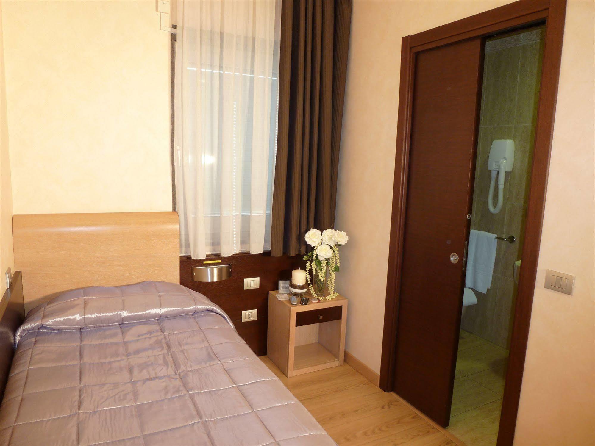 Eh Suites Rome Airport Euro House Hotels Fiumicino Dış mekan fotoğraf
