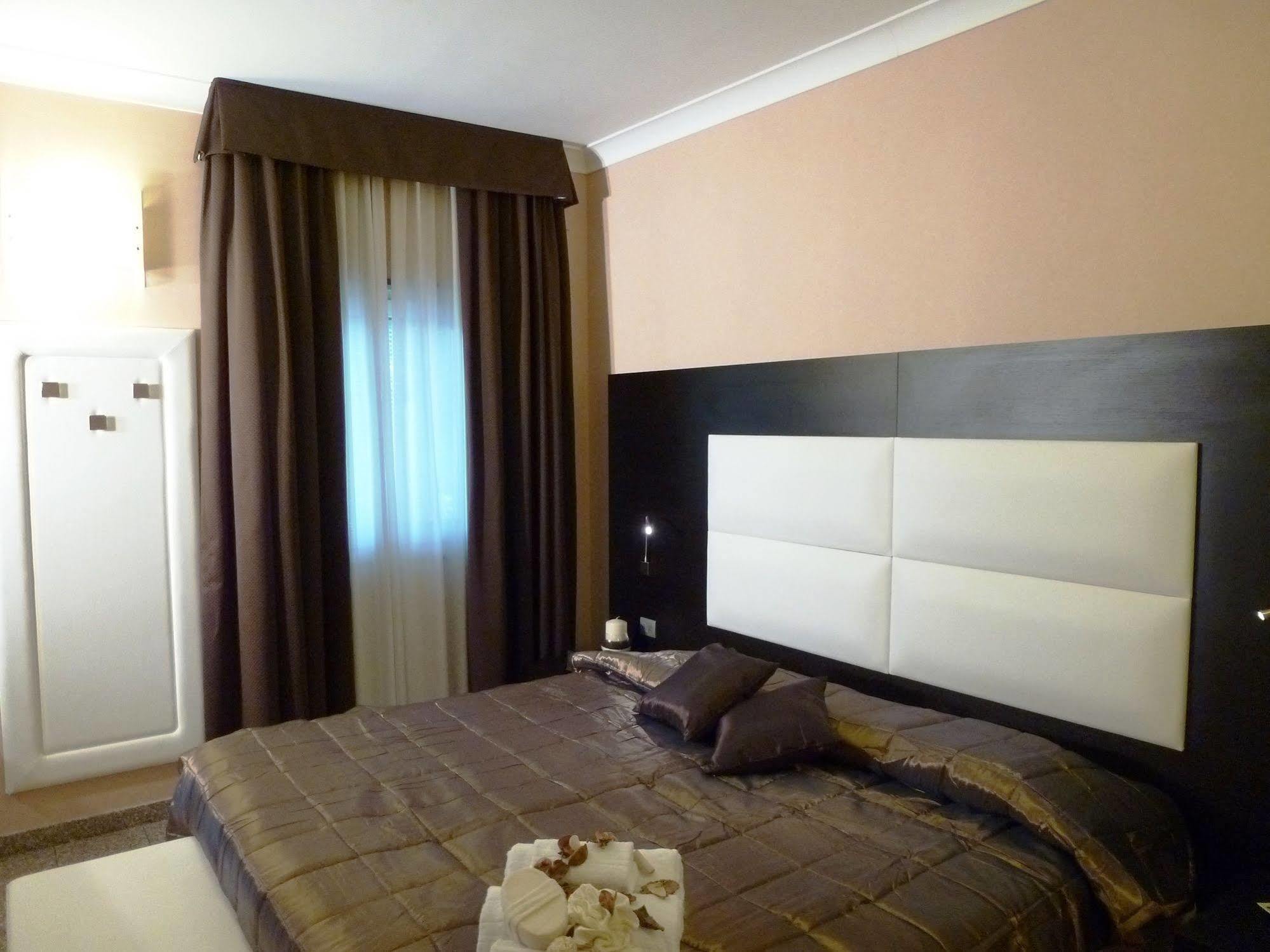 Eh Suites Rome Airport Euro House Hotels Fiumicino Dış mekan fotoğraf